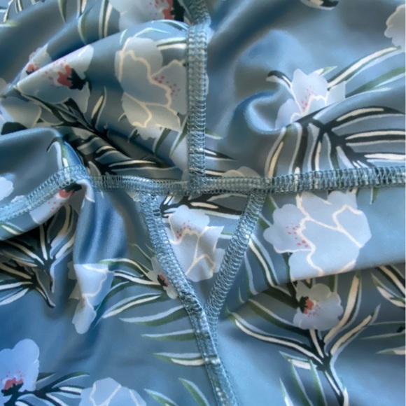 Beyond Yoga Floral Lux Print High Waisted Leggings Floral Print Midi Active - Picture 4 of 7